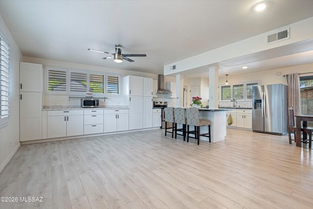 8302 E Kenyon Drive, Tucson, AZ 85710