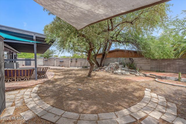8302 E Kenyon Drive, Tucson, AZ 85710