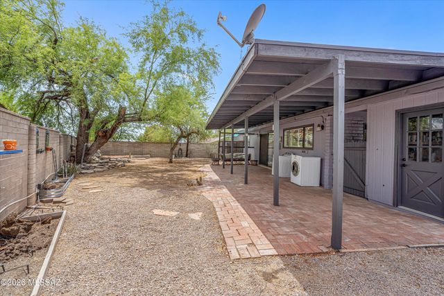 8302 E Kenyon Drive, Tucson, AZ 85710