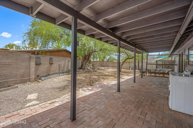 8302 E Kenyon Drive, Tucson, AZ 85710