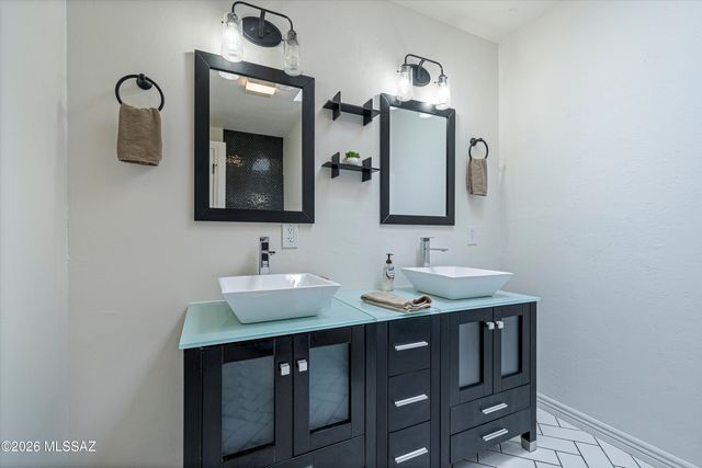 8302 E Kenyon Drive, Tucson, AZ 85710