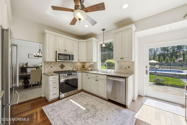 20 Johnny Drive, Farmingdale, NJ 07727