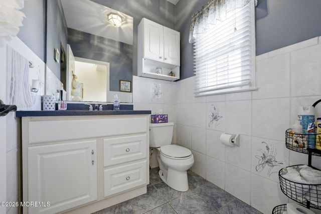 20 Johnny Drive, Farmingdale, NJ 07727