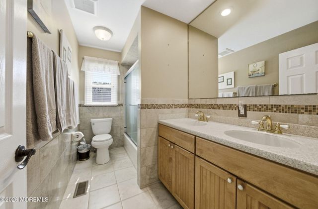 20 Johnny Drive, Farmingdale, NJ 07727