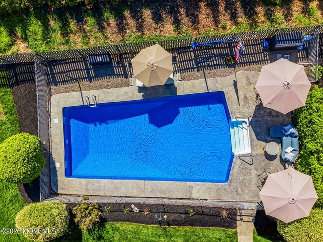 20 Johnny Drive, Farmingdale, NJ 07727