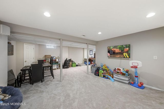 20 Johnny Drive, Farmingdale, NJ 07727