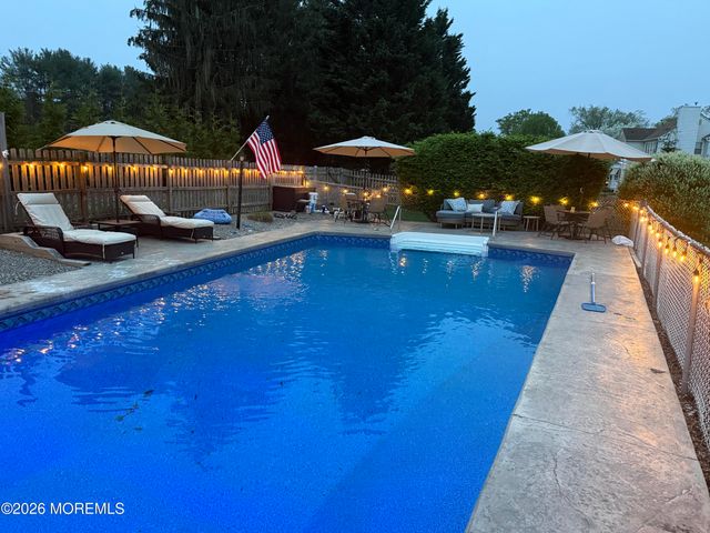 20 Johnny Drive, Farmingdale, NJ 07727