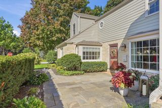 2604 N 89th STREET, Wauwatosa, WI 53226