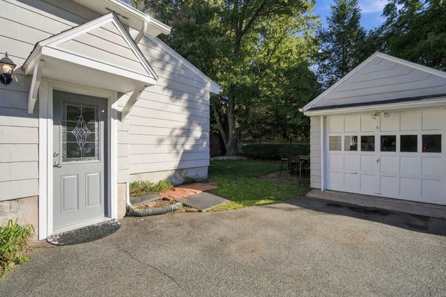 95 Colton Place, Longmeadow, MA 01106