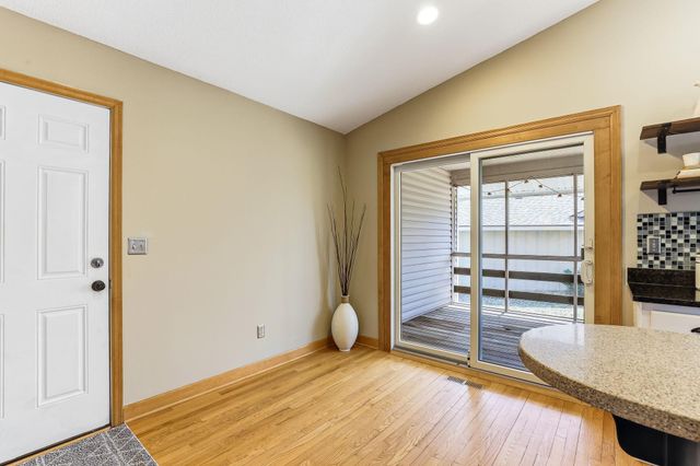 15008 1st Avenue S, Burnsville, MN 55306