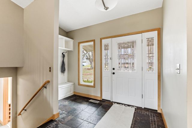 15008 1st Avenue S, Burnsville, MN 55306