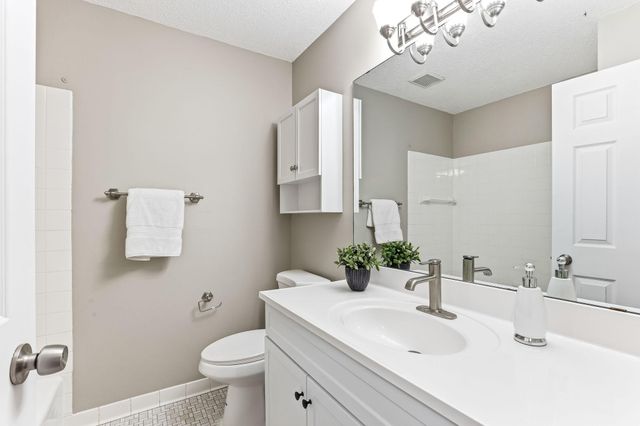 15008 1st Avenue S, Burnsville, MN 55306