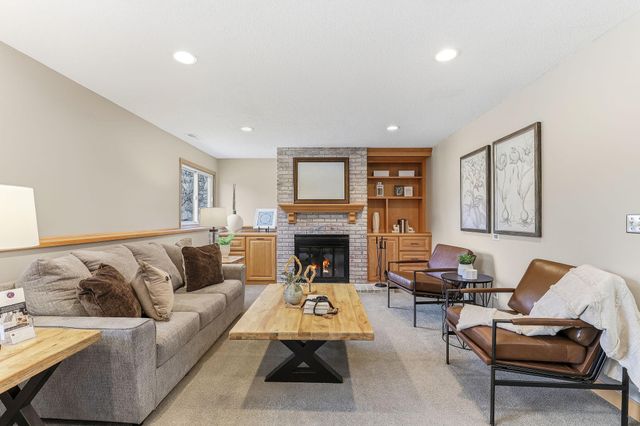 15008 1st Avenue S, Burnsville, MN 55306