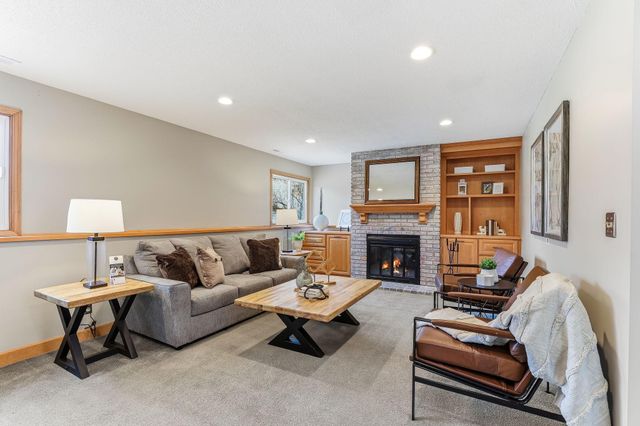 15008 1st Avenue S, Burnsville, MN 55306