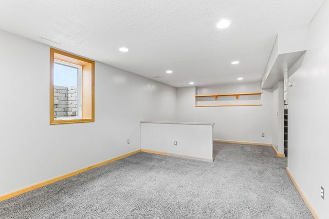 15008 1st Avenue S, Burnsville, MN 55306