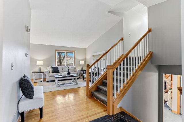 15008 1st Avenue S, Burnsville, MN 55306