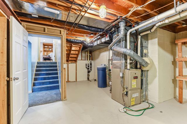 15008 1st Avenue S, Burnsville, MN 55306