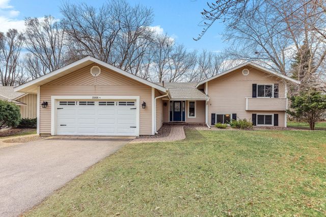 15008 1st Avenue S, Burnsville, MN 55306