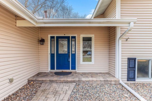 15008 1st Avenue S, Burnsville, MN 55306