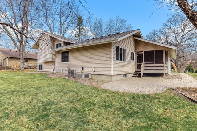 15008 1st Avenue S, Burnsville, MN 55306