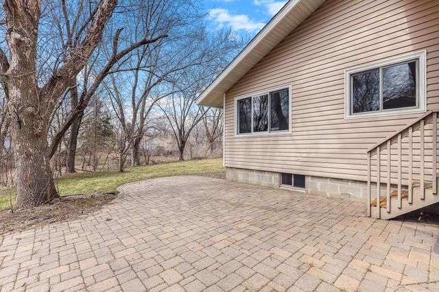 15008 1st Avenue S, Burnsville, MN 55306
