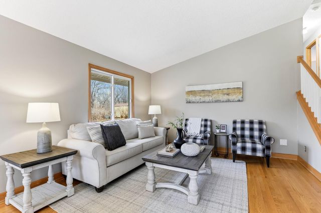 15008 1st Avenue S, Burnsville, MN 55306