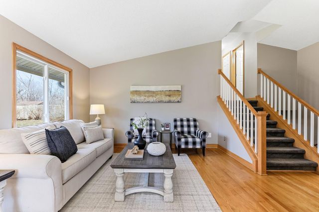 15008 1st Avenue S, Burnsville, MN 55306