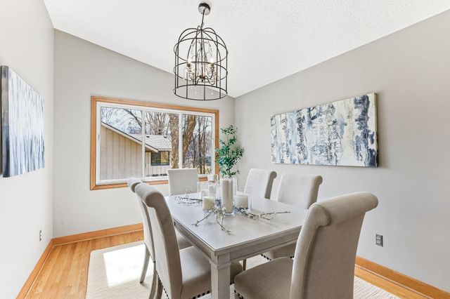 15008 1st Avenue S, Burnsville, MN 55306