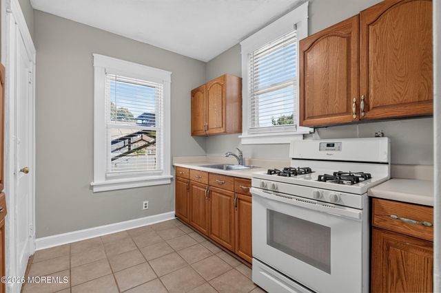 30 W Park Avenue, Avenel, NJ 07001
