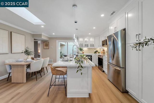 1180 Running Springs 4, Walnut Creek, CA 94595