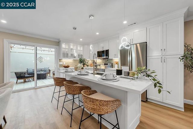 1180 Running Springs 4, Walnut Creek, CA 94595