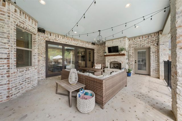 105 Stone Lake Drive, Woodway, TX 76712