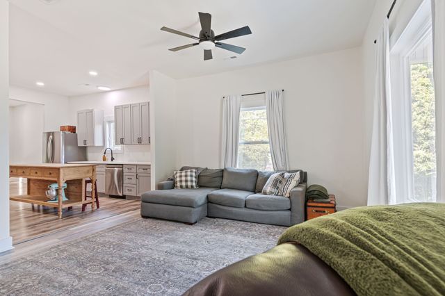 415 W 13th St, Columbia, TN 38401