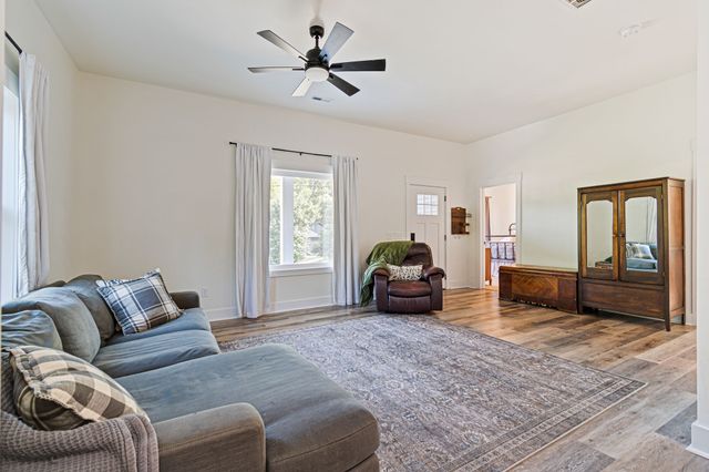 415 W 13th St, Columbia, TN 38401