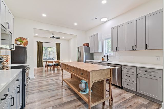 415 W 13th St, Columbia, TN 38401