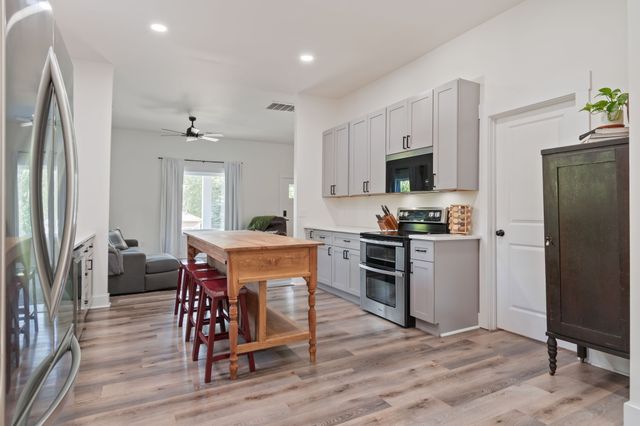 415 W 13th St, Columbia, TN 38401