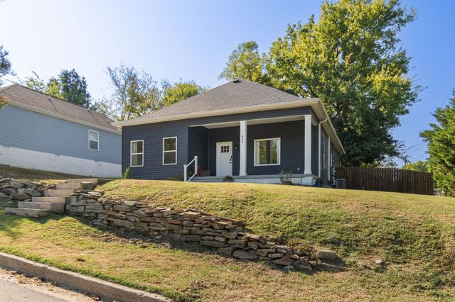 415 W 13th St, Columbia, TN 38401