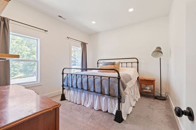 415 W 13th St, Columbia, TN 38401