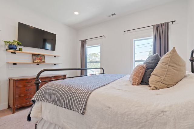 415 W 13th St, Columbia, TN 38401