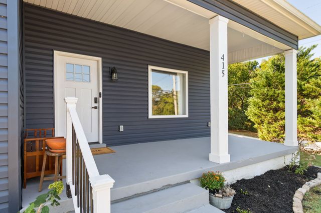 415 W 13th St, Columbia, TN 38401
