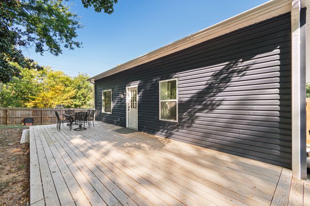 415 W 13th St, Columbia, TN 38401