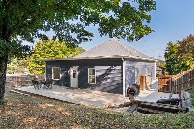 415 W 13th St, Columbia, TN 38401