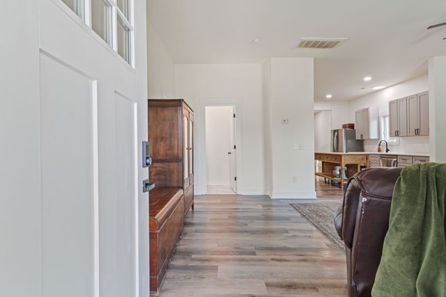 415 W 13th St, Columbia, TN 38401