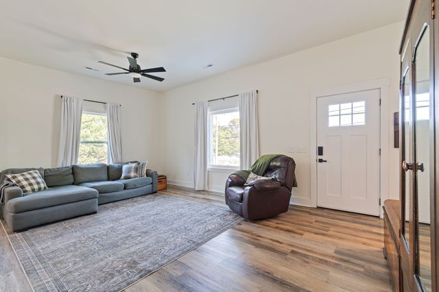 415 W 13th St, Columbia, TN 38401