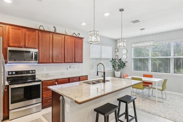 1402 Myrtle Oak Ter, Hollywood, FL 33021