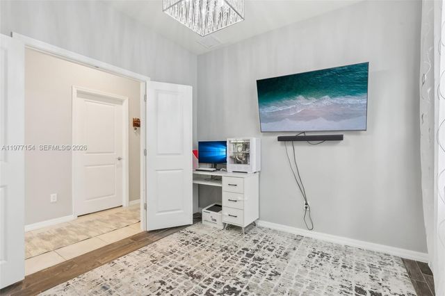 1402 Myrtle Oak Ter, Hollywood, FL 33021