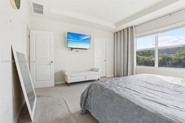 1402 Myrtle Oak Ter, Hollywood, FL 33021