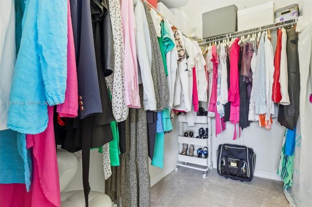 1402 Myrtle Oak Ter, Hollywood, FL 33021