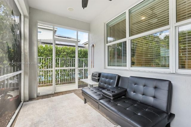 1402 Myrtle Oak Ter, Hollywood, FL 33021