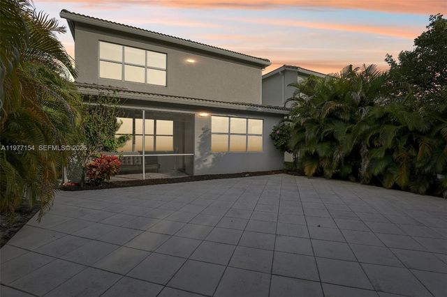 1402 Myrtle Oak Ter, Hollywood, FL 33021